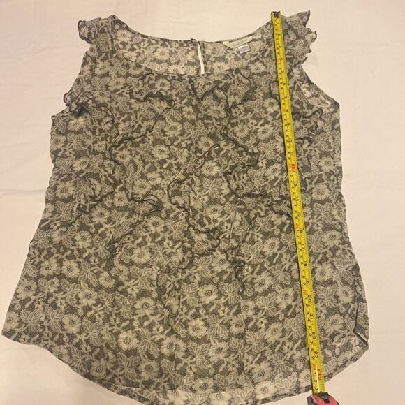 Garnet Hill Gray and White Floral Print Sheer Ruffles Blouse Size 10 NWOT - Picture 8 of 8
